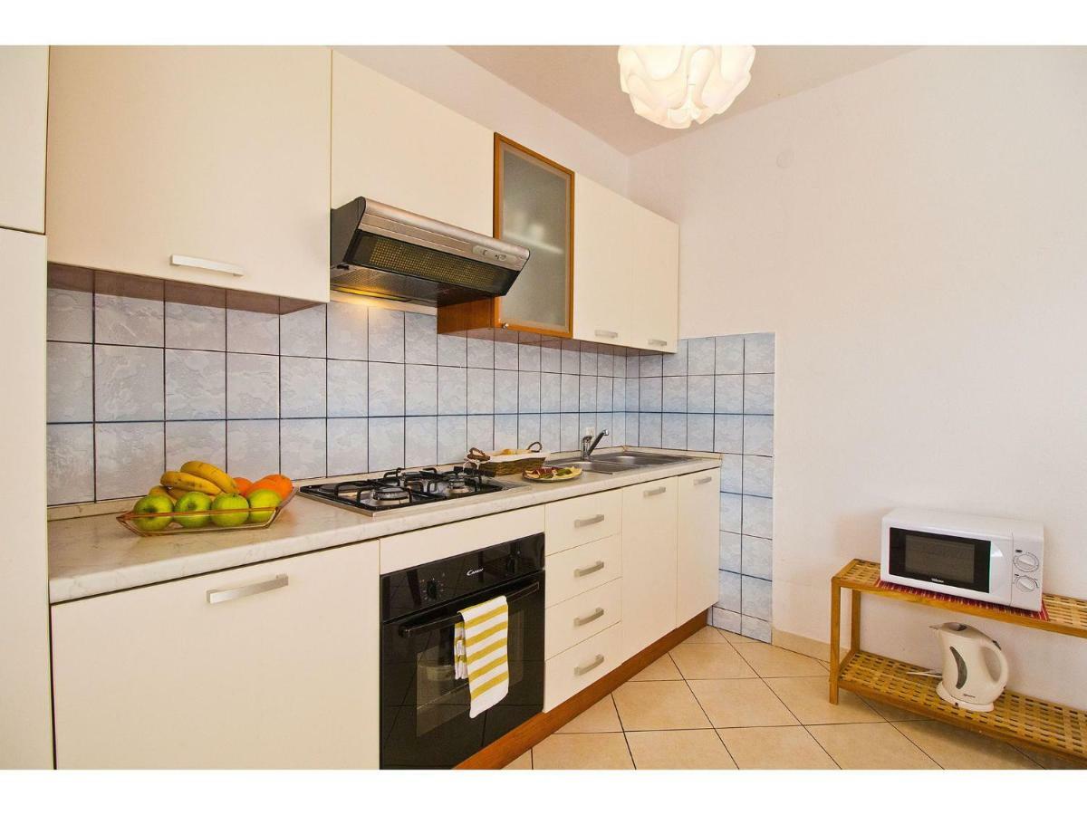 Apartment Josip Подстрана Экстерьер фото